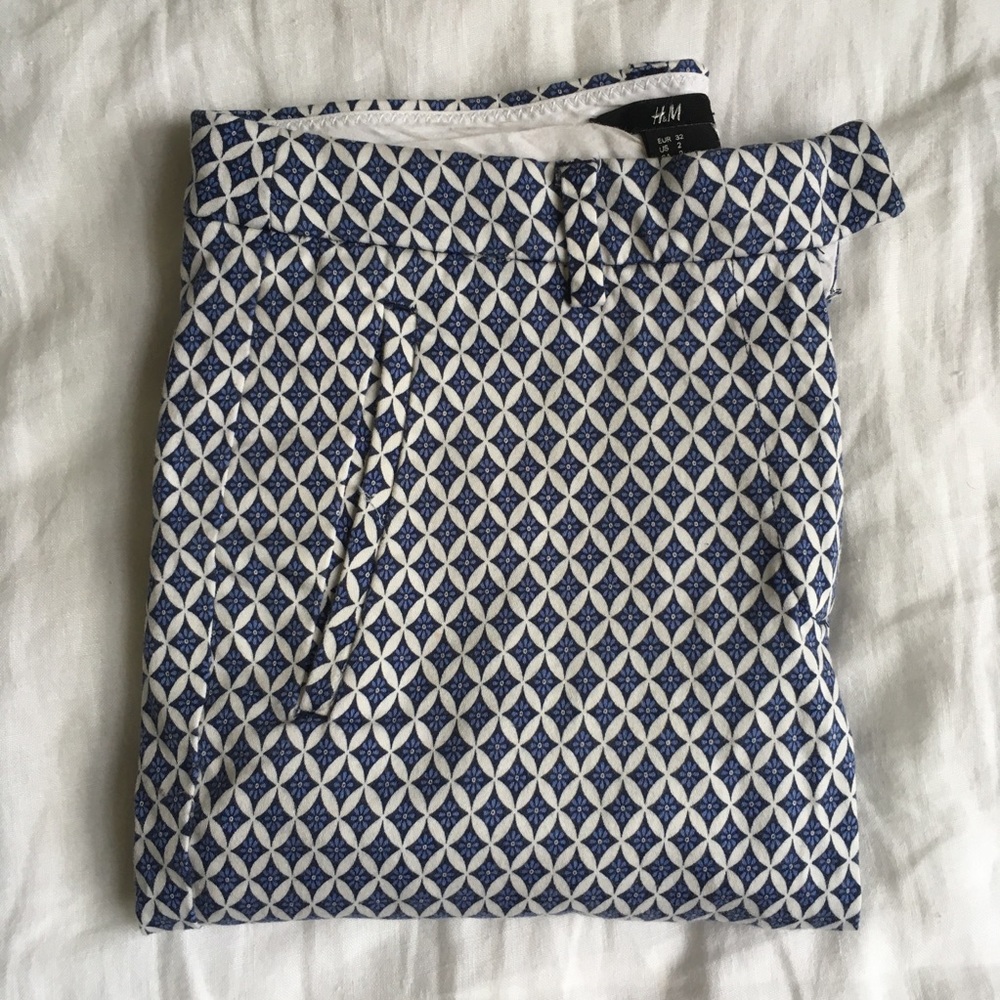 H&M size 2 patterned print pants